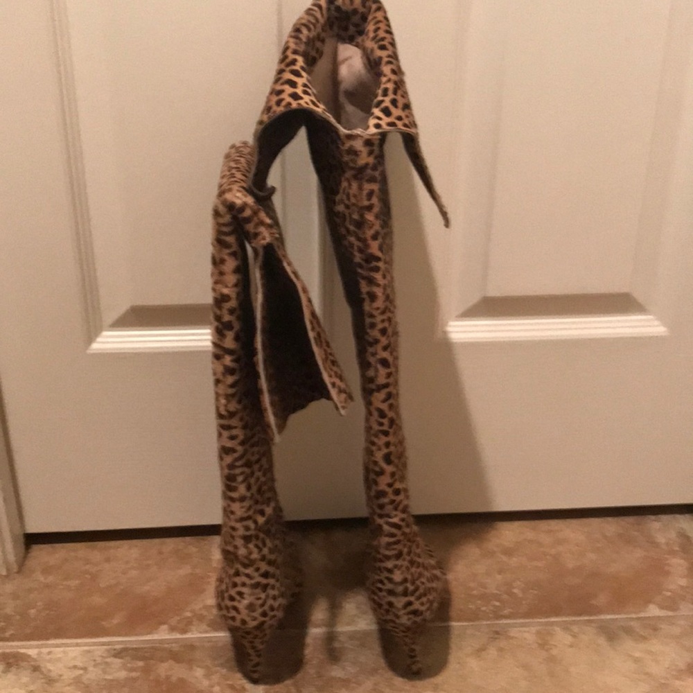 Ladies Vintage Over The Knee Leopard Boots